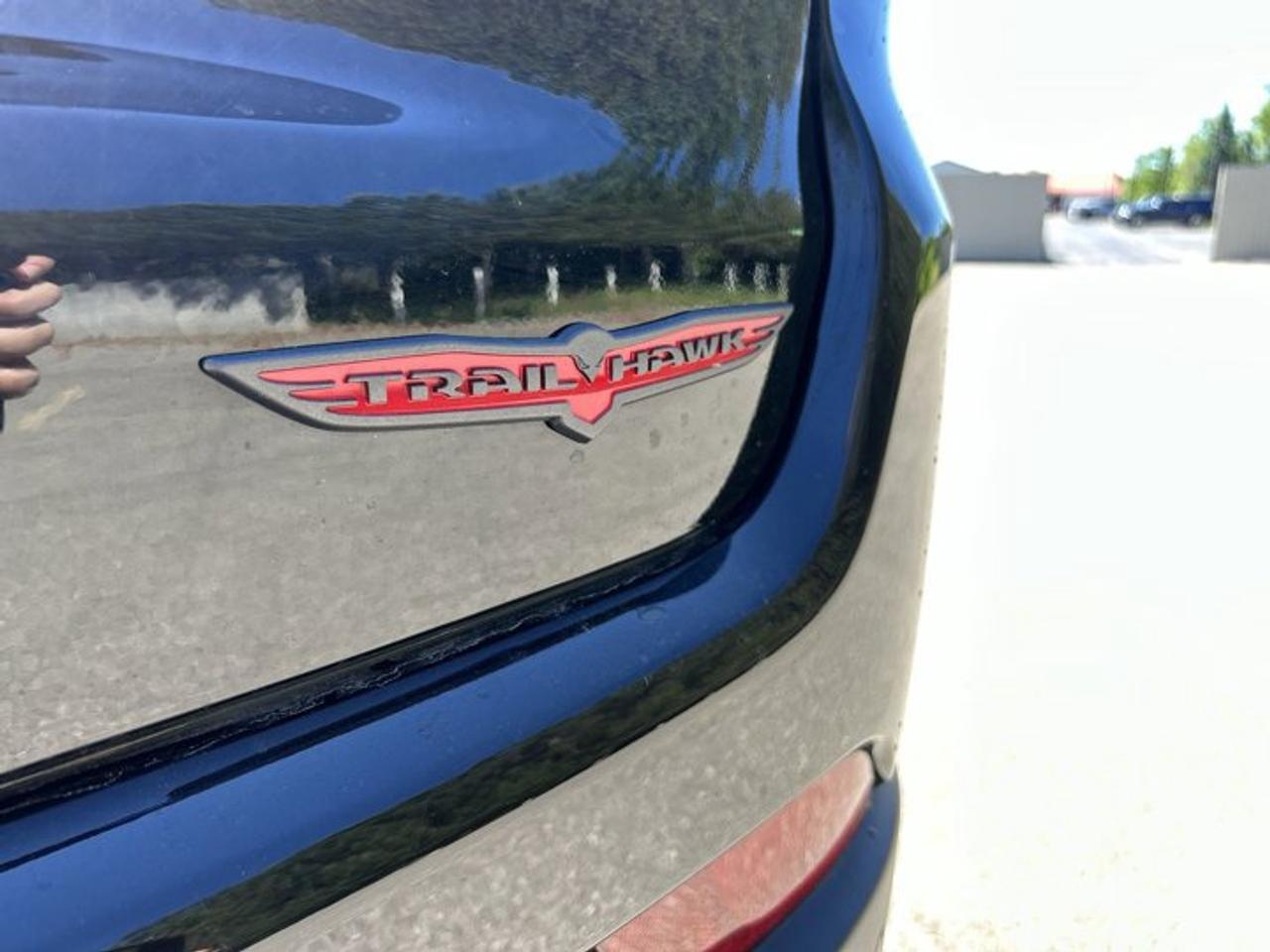 2024 Jeep Compass Trailhawk 4x4 | Panoramic Sunroof | Heated Steering Photo