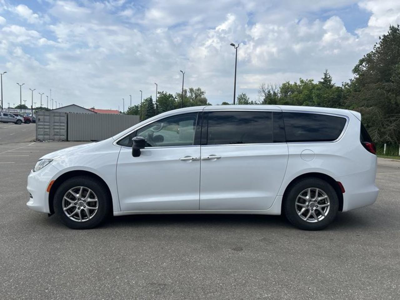2024 Dodge Grand Caravan SXT 2WD Photo
