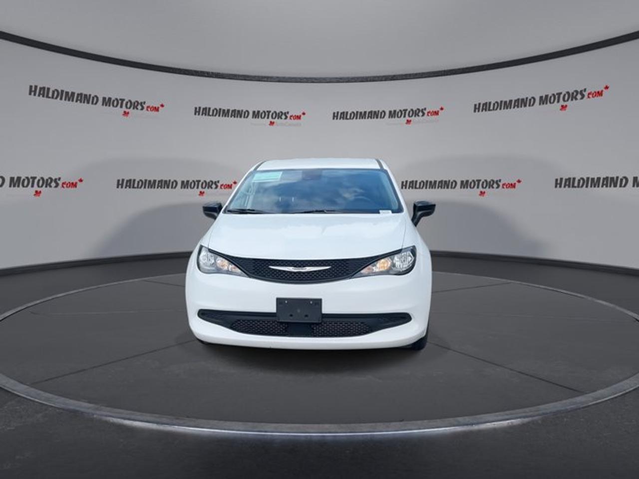 2024 Dodge Grand Caravan SXT 2WD Photo2