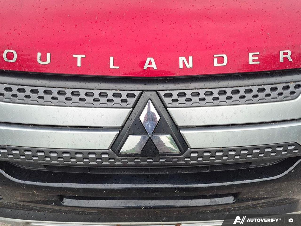 2020 Mitsubishi Outlander  Photo