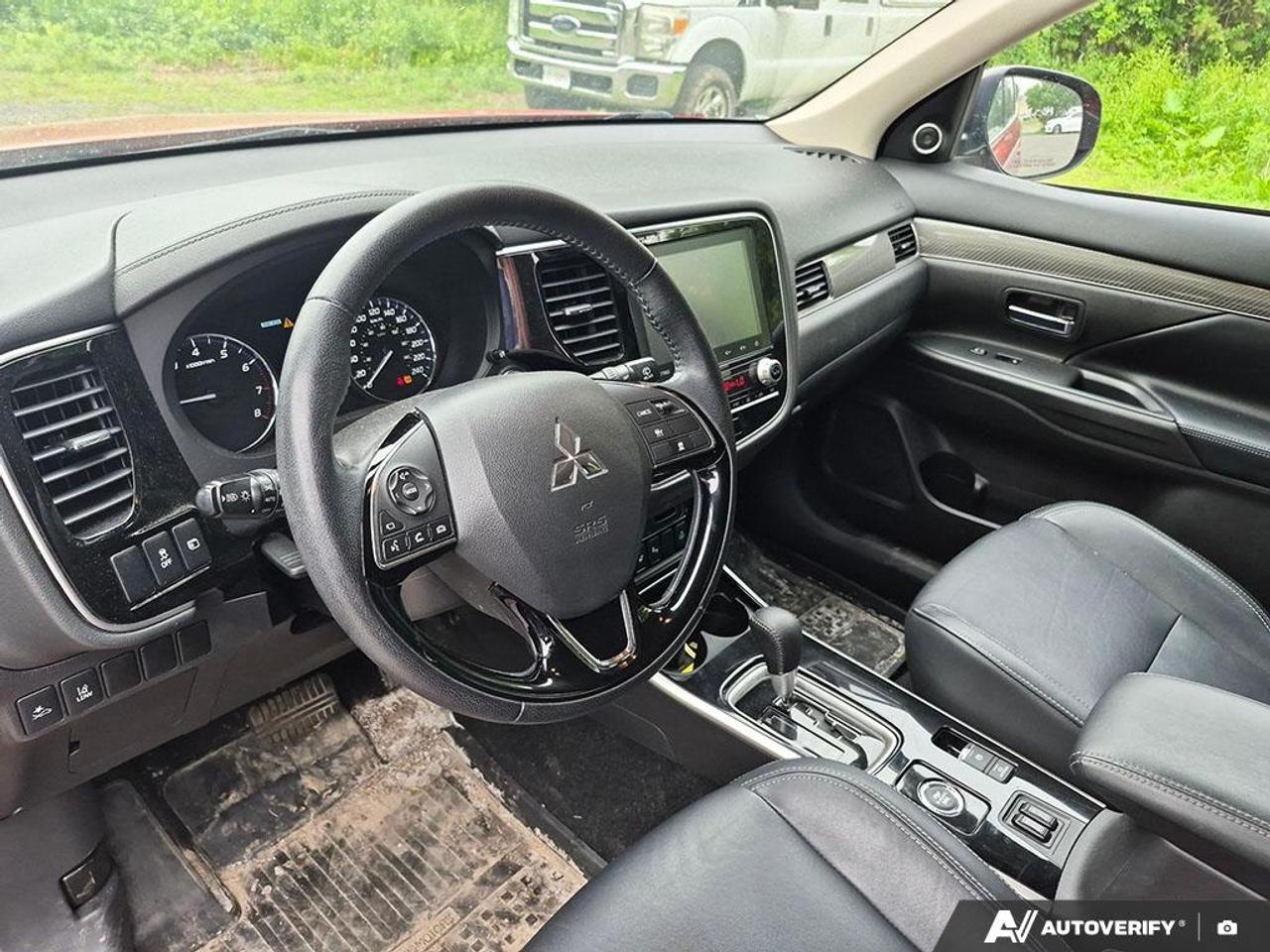 2020 Mitsubishi Outlander  Photo
