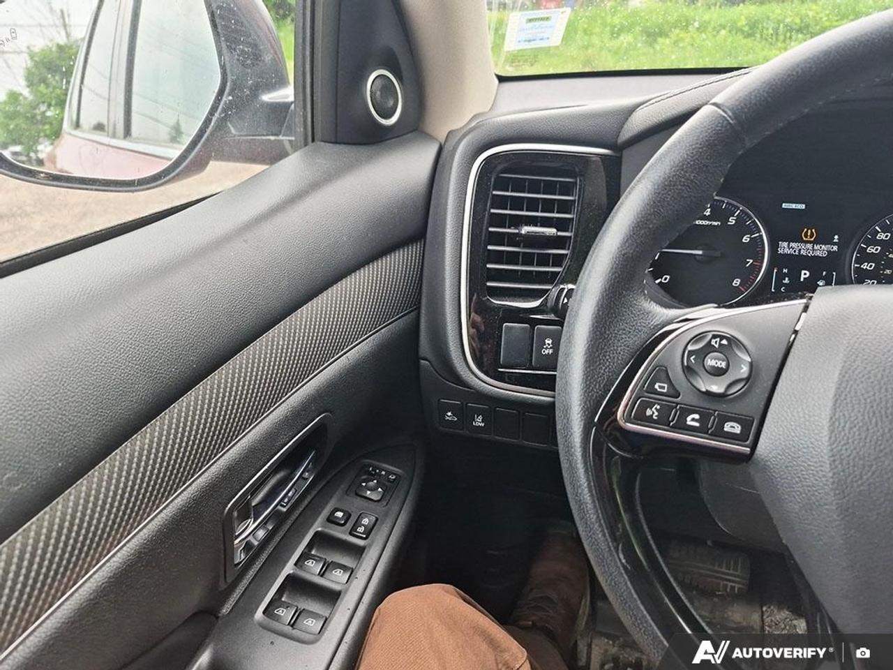 2020 Mitsubishi Outlander  Photo