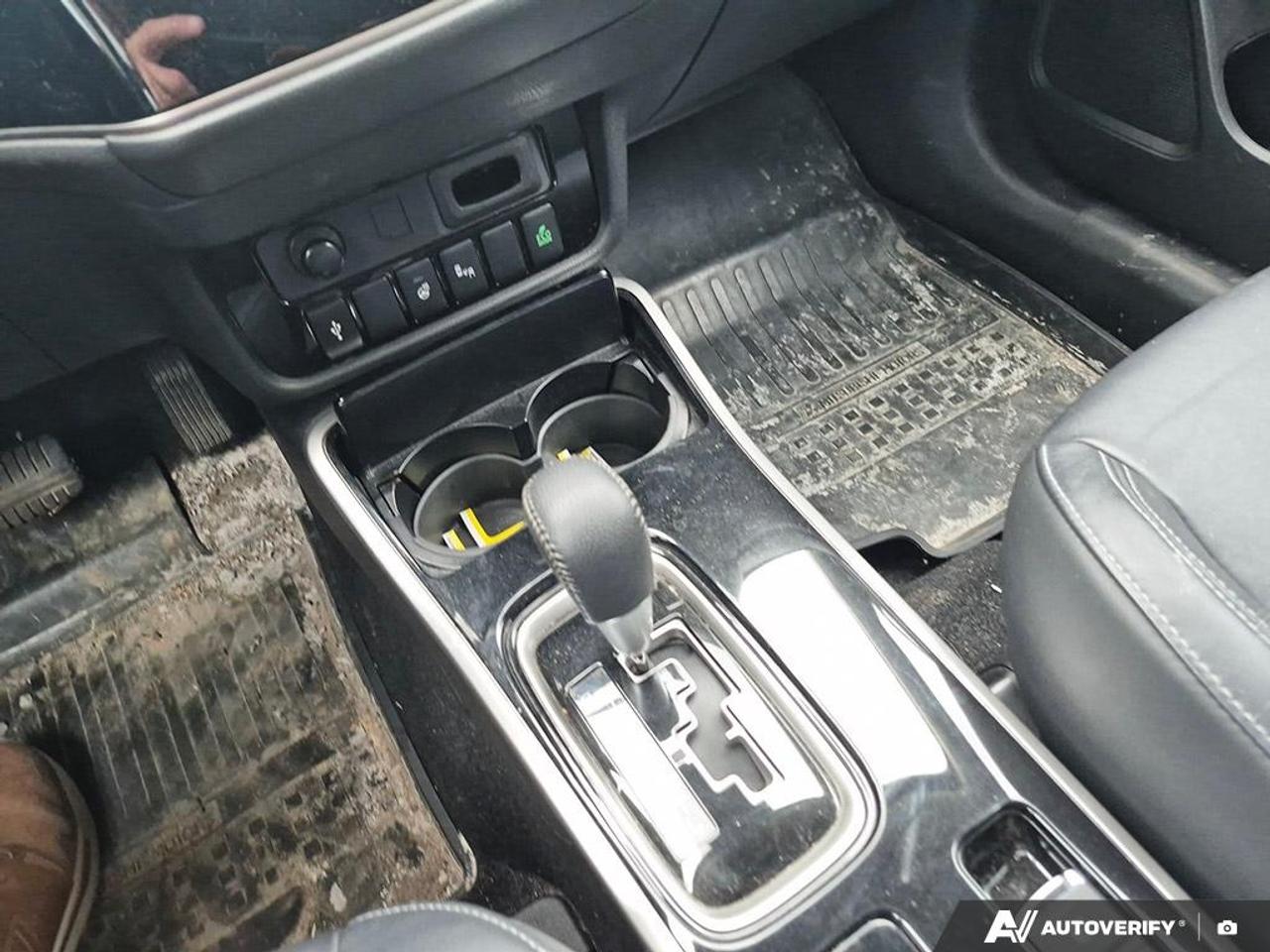 2020 Mitsubishi Outlander  Photo