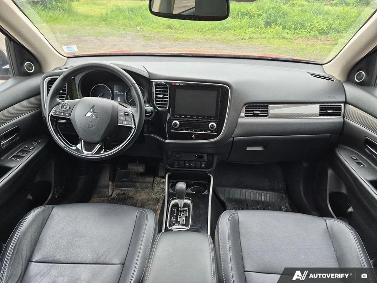 2020 Mitsubishi Outlander  Photo