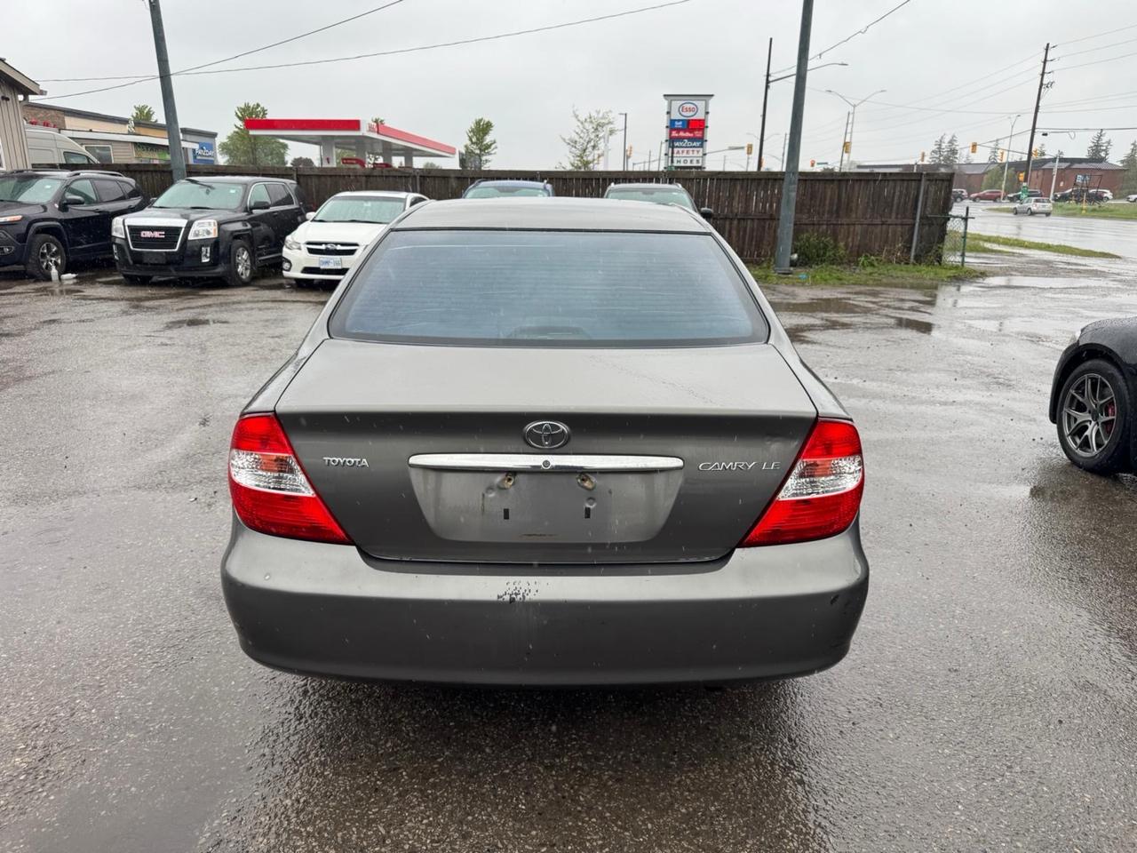 2004 Toyota Camry LE Photo