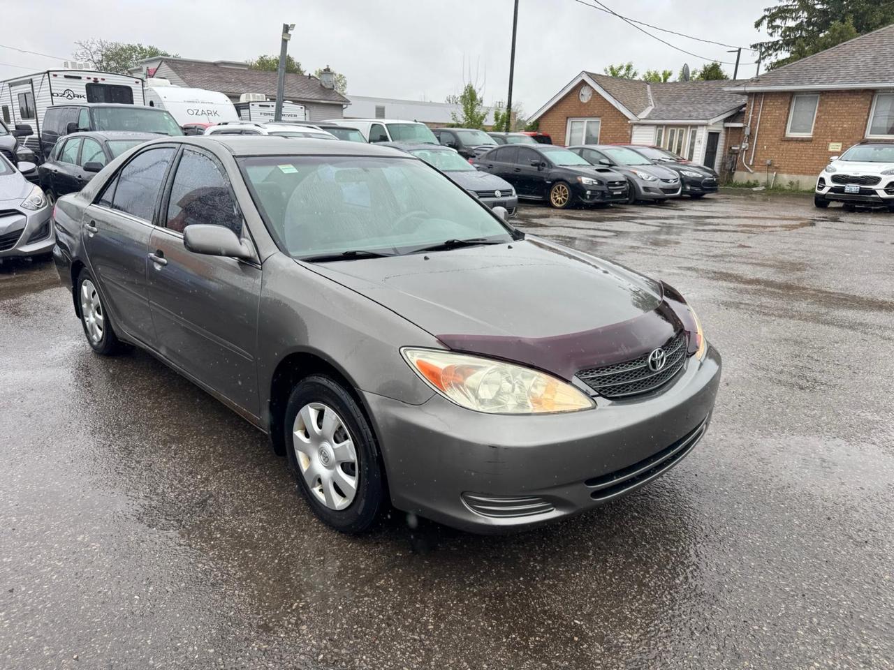 2004 Toyota Camry LE Photo