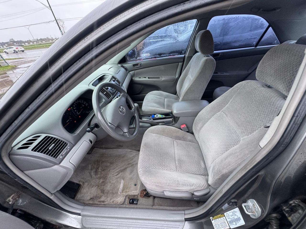 2004 Toyota Camry LE Photo