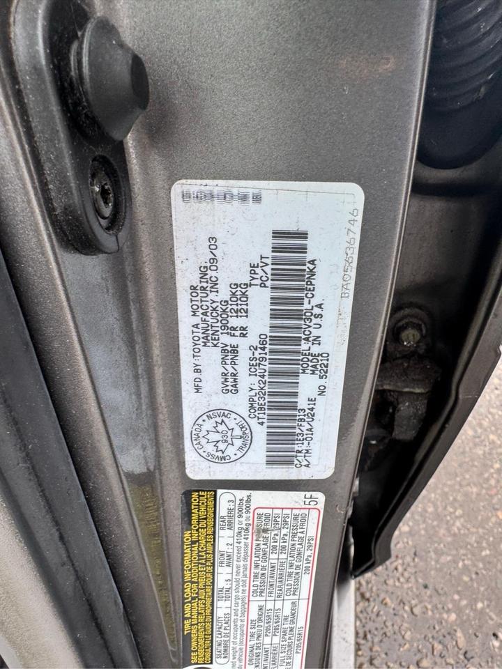2004 Toyota Camry LE Photo