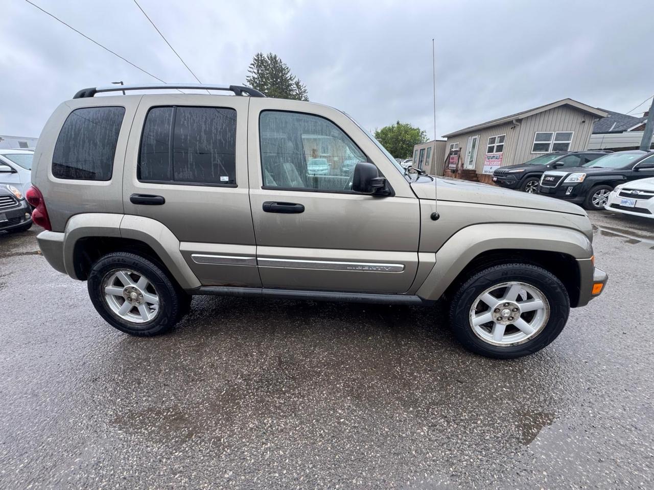 2007 Jeep Liberty AS IS, Limited Edition, ONLY 81KMS, RUNS WELL, Photo
