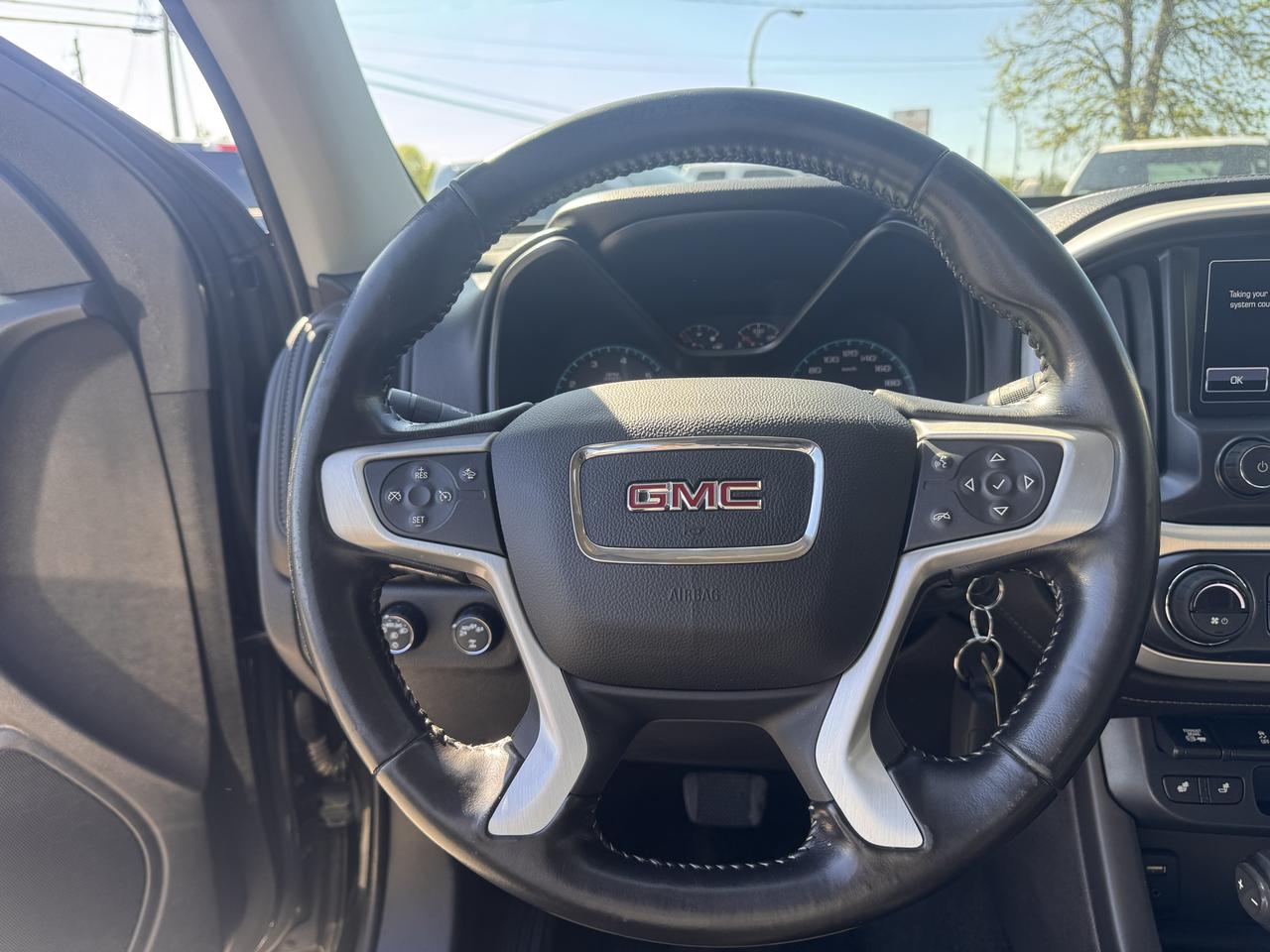 2017 GMC Canyon 4WD SLT Photo