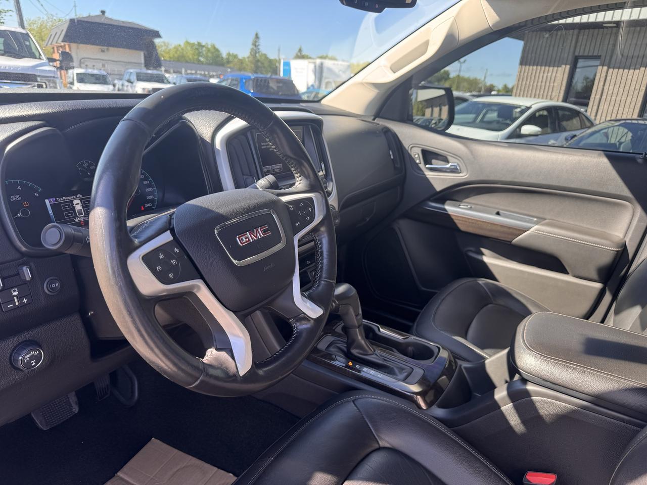 2017 GMC Canyon 4WD SLT Photo