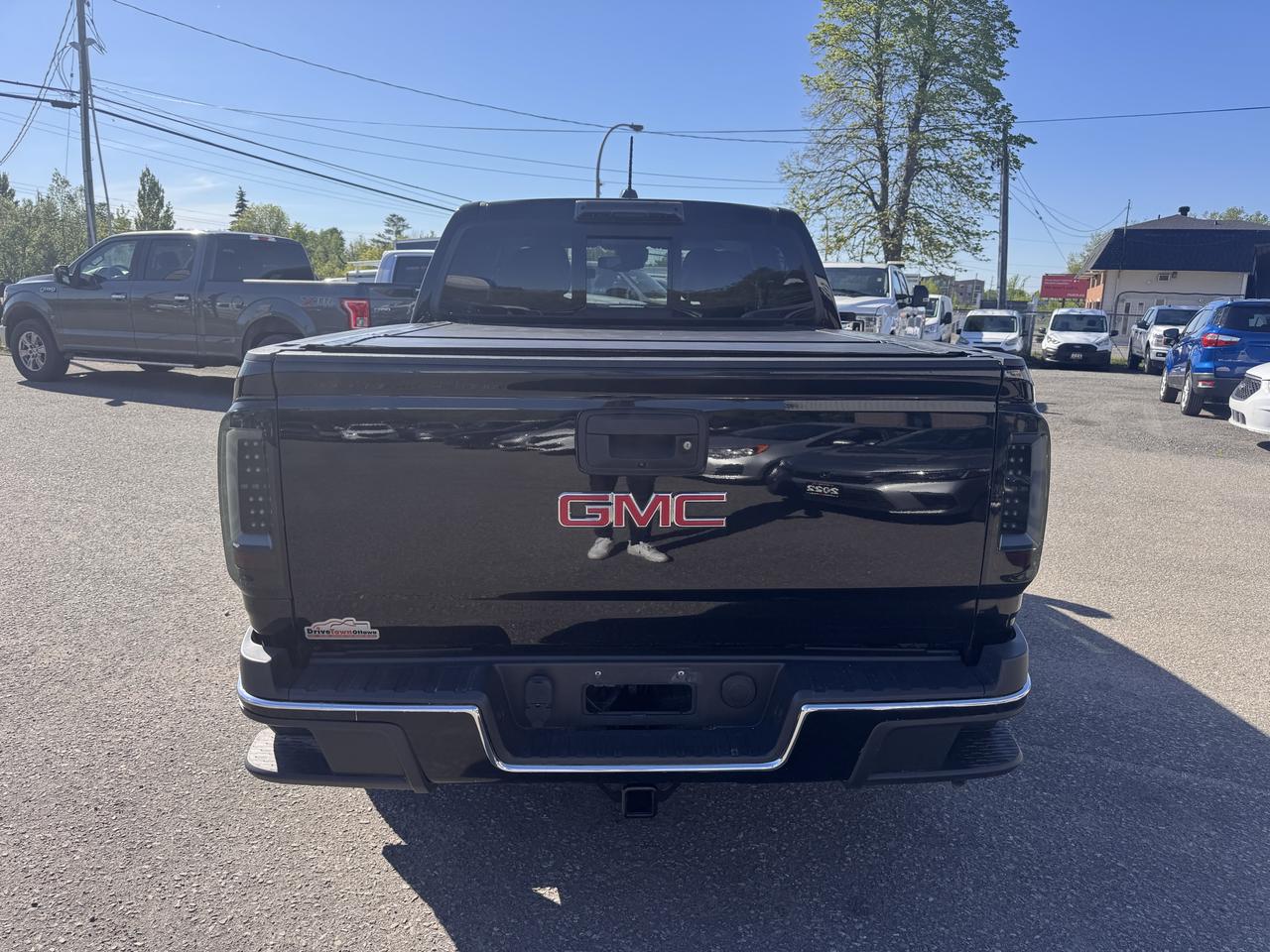 2017 GMC Canyon 4WD SLT Photo