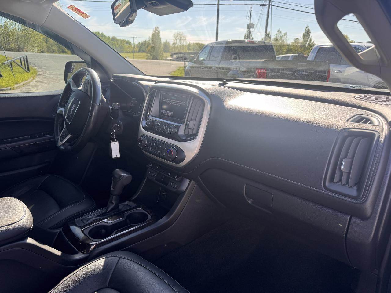 2017 GMC Canyon 4WD SLT Photo