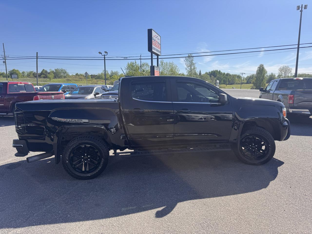 2017 GMC Canyon 4WD SLT Photo