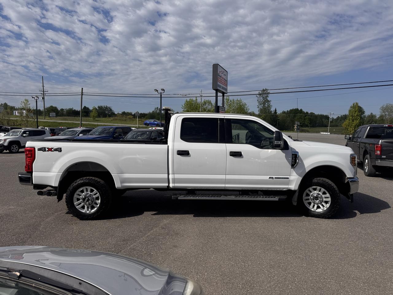 2018 Ford SUPER DUTY F-350 SRW XLT Photo