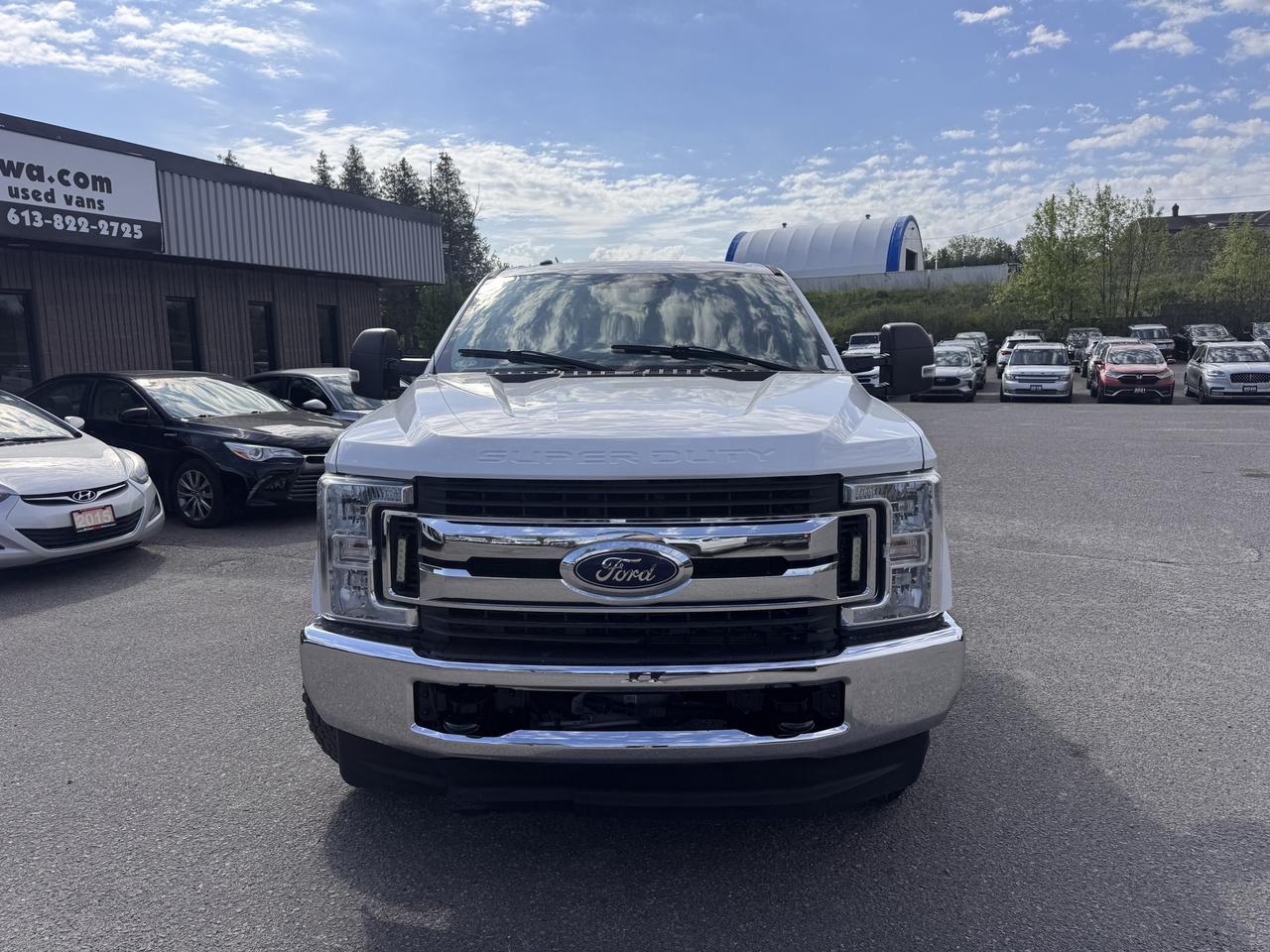 2018 Ford SUPER DUTY F-350 SRW XLT Photo