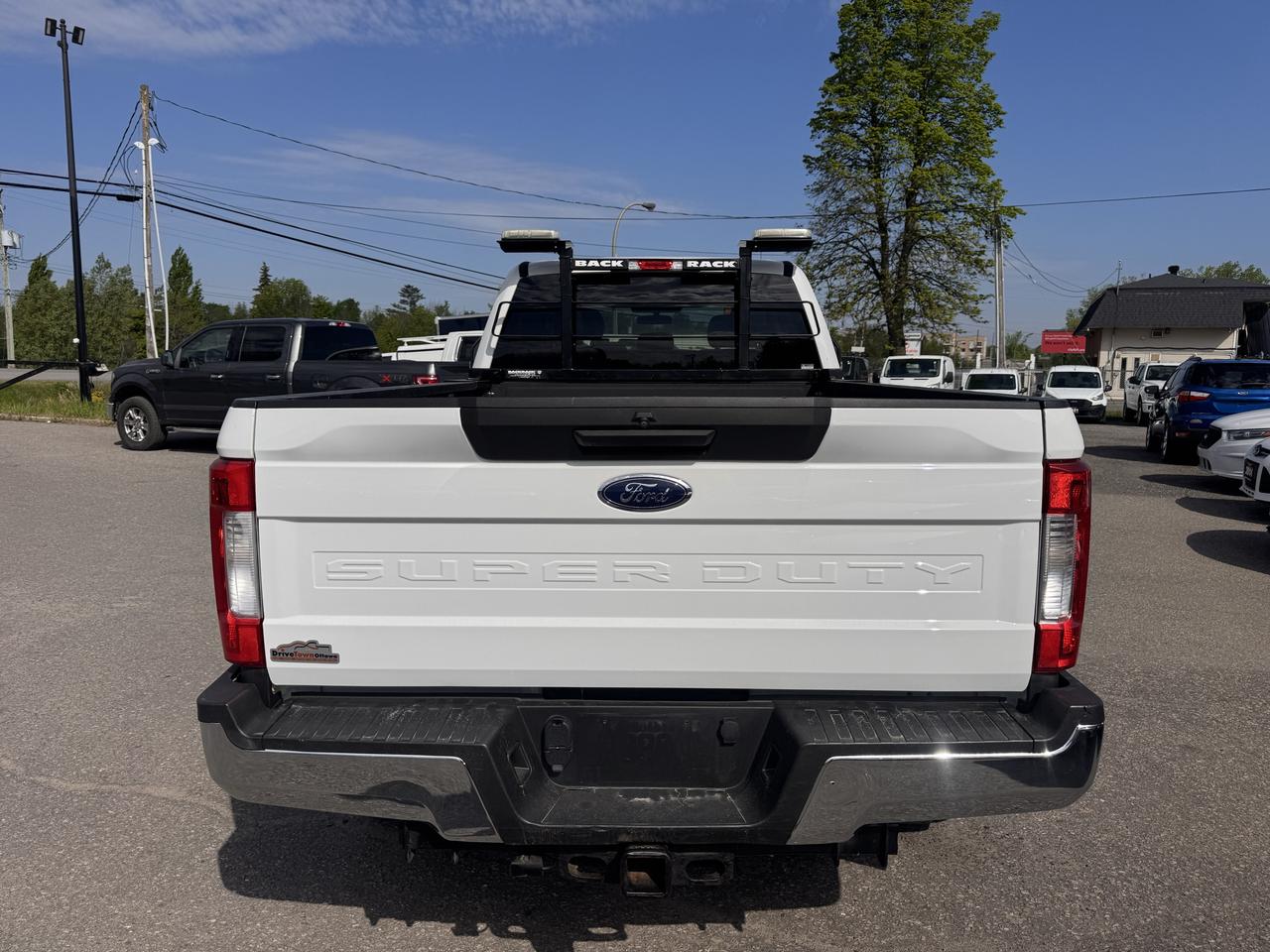 2018 Ford SUPER DUTY F-350 SRW XLT Photo3