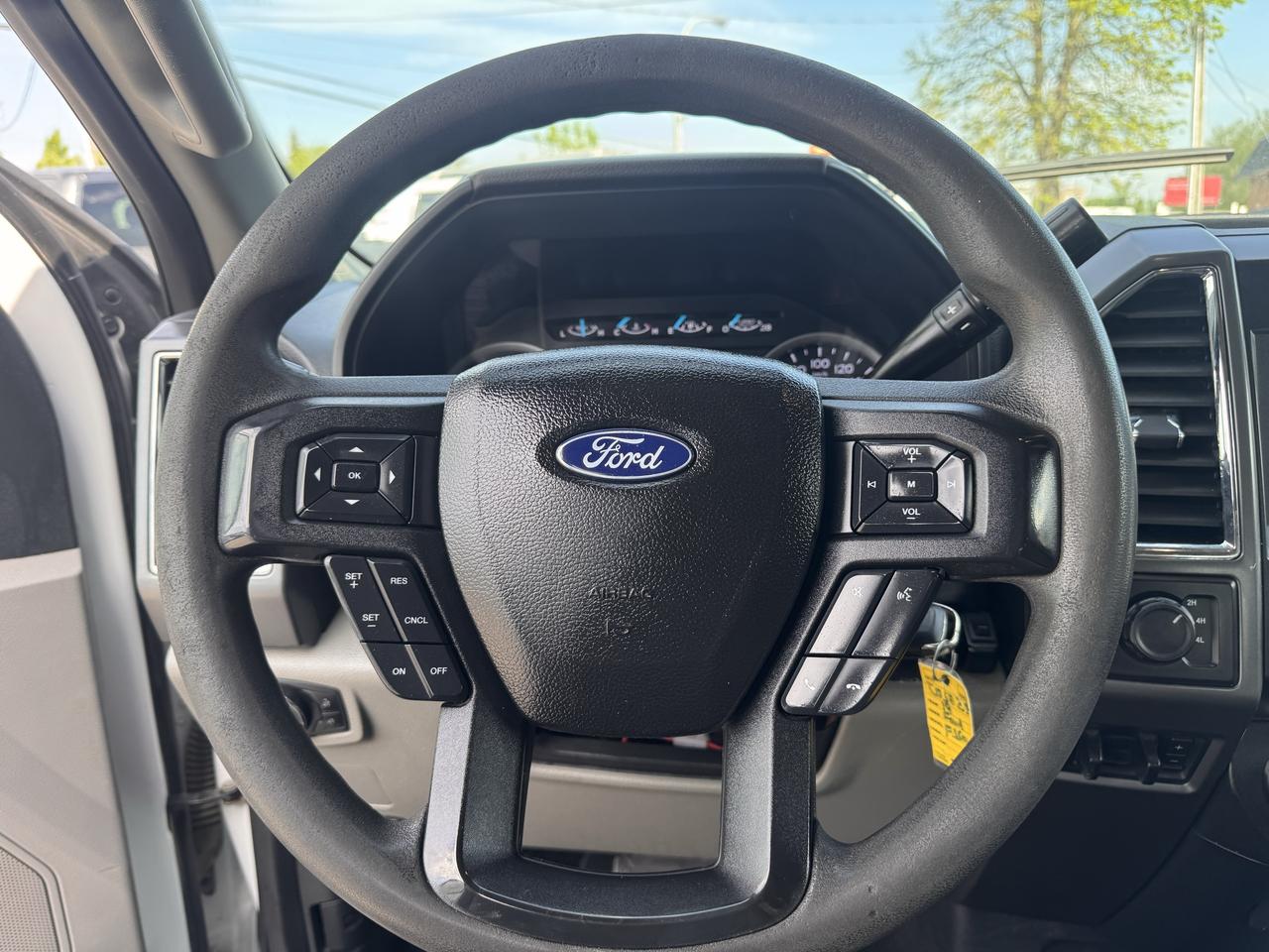 2018 Ford SUPER DUTY F-350 SRW XLT Photo