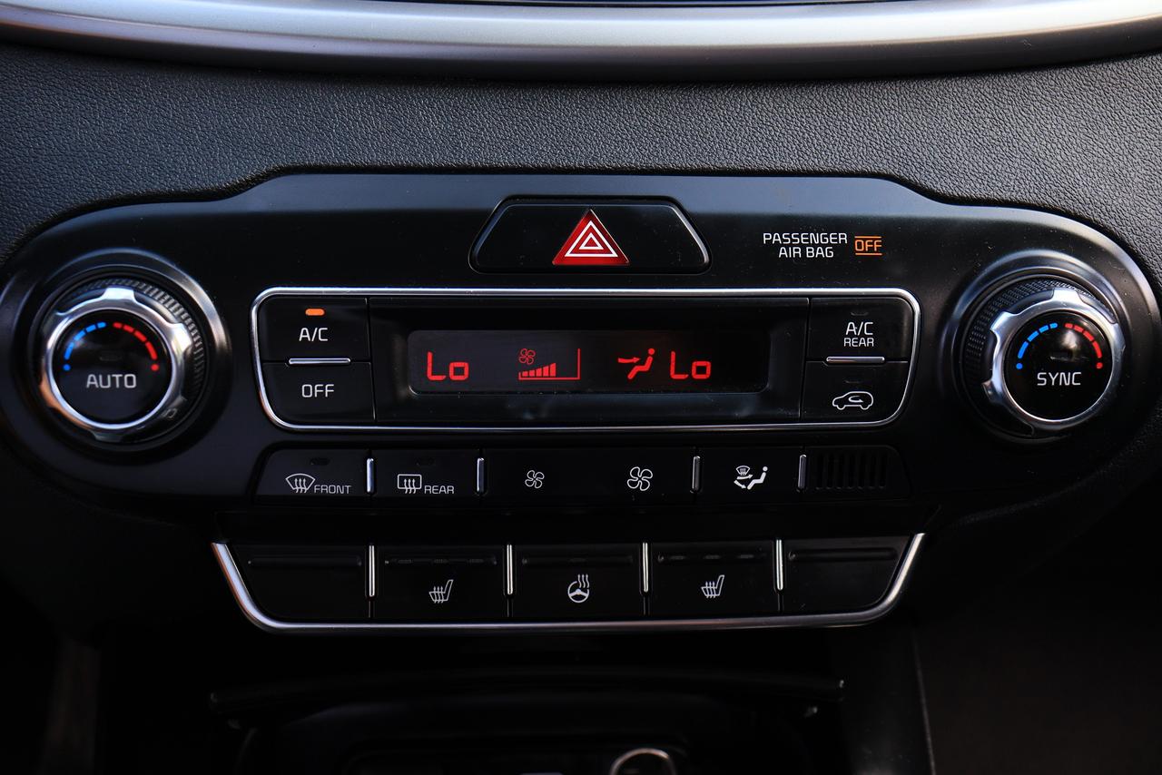 2019 Kia Sorento LX | AWD | 7 Seater | CarPlay | Cam | Alloys ++ Photo