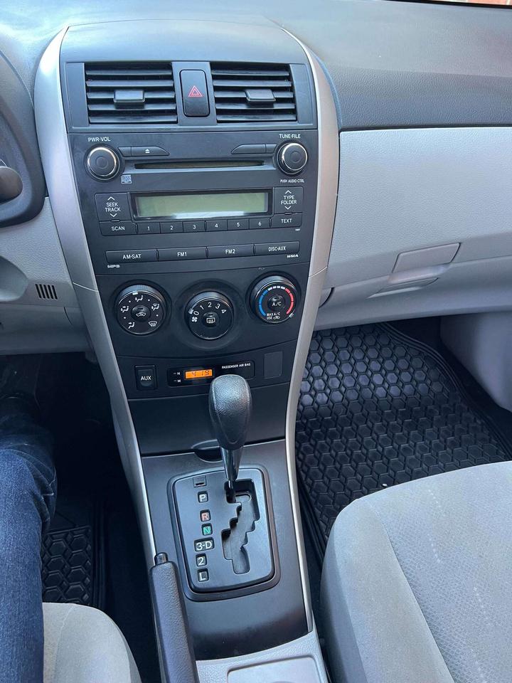 2011 Toyota Corolla CE Photo