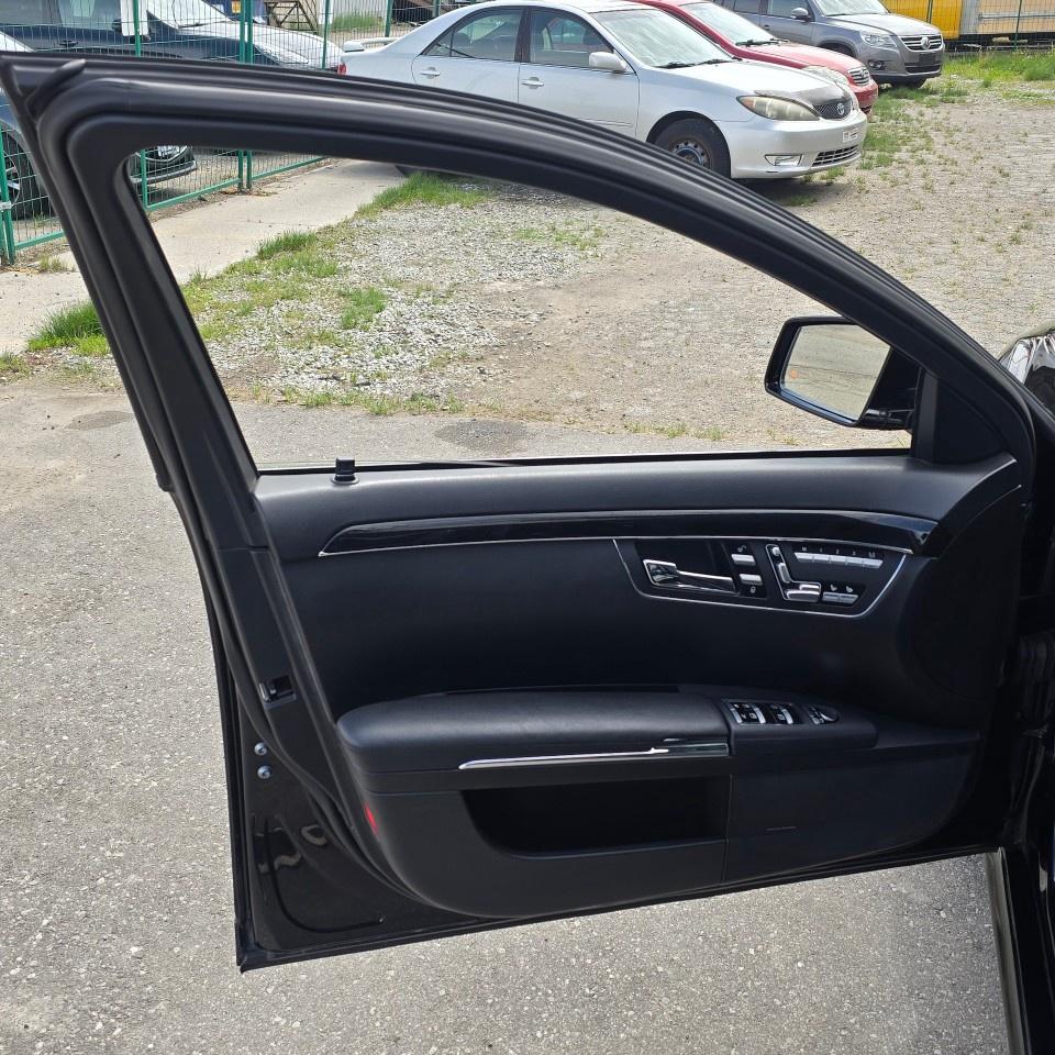 2012 Mercedes-Benz S-Class S 550 LWB 4MATIC Photo