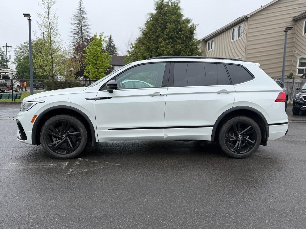 2023 Volkswagen Tiguan Comfortline R-Line Black Edition 4MOTION Photo