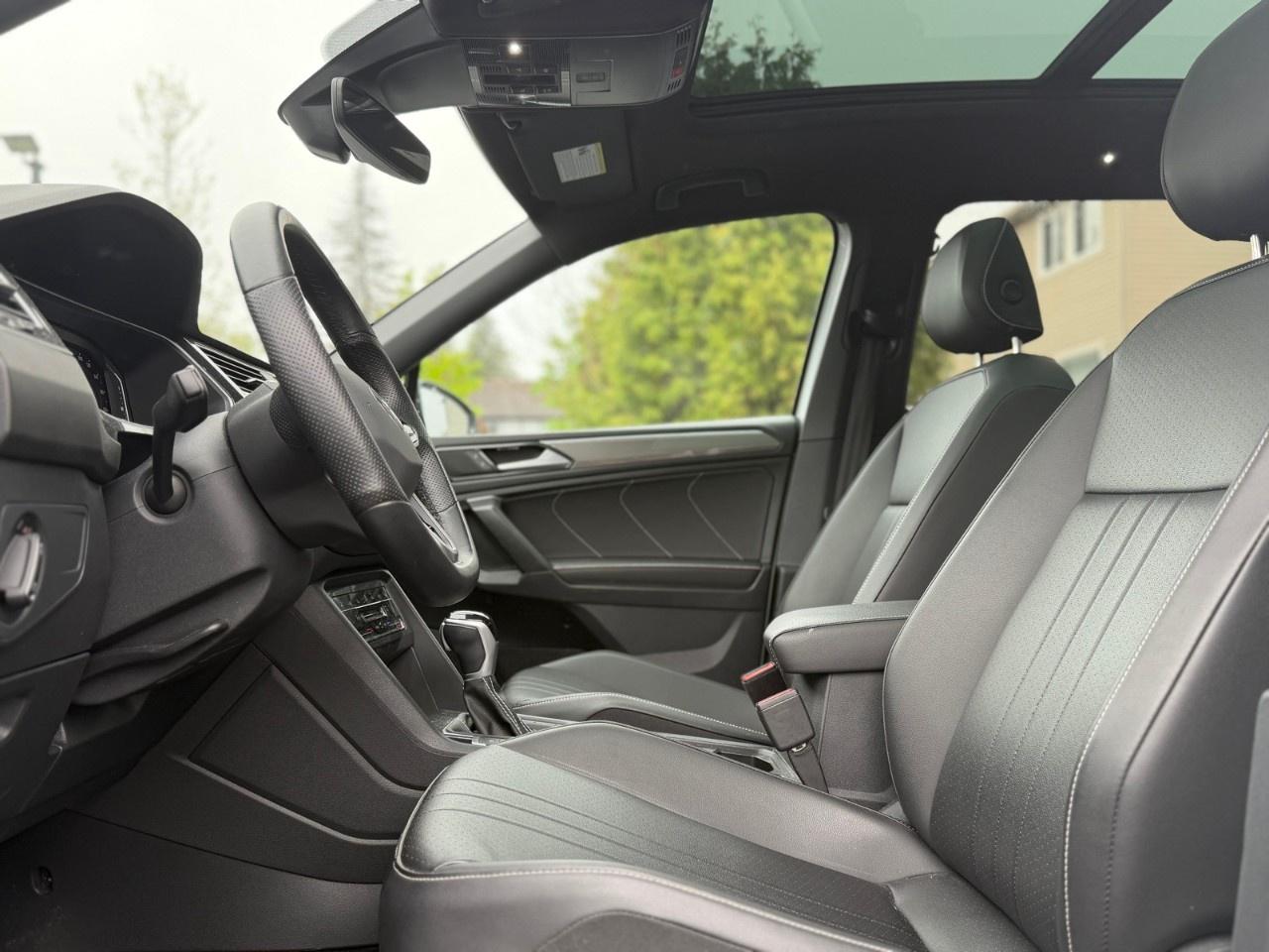 2023 Volkswagen Tiguan Comfortline R-Line Black Edition 4MOTION Photo
