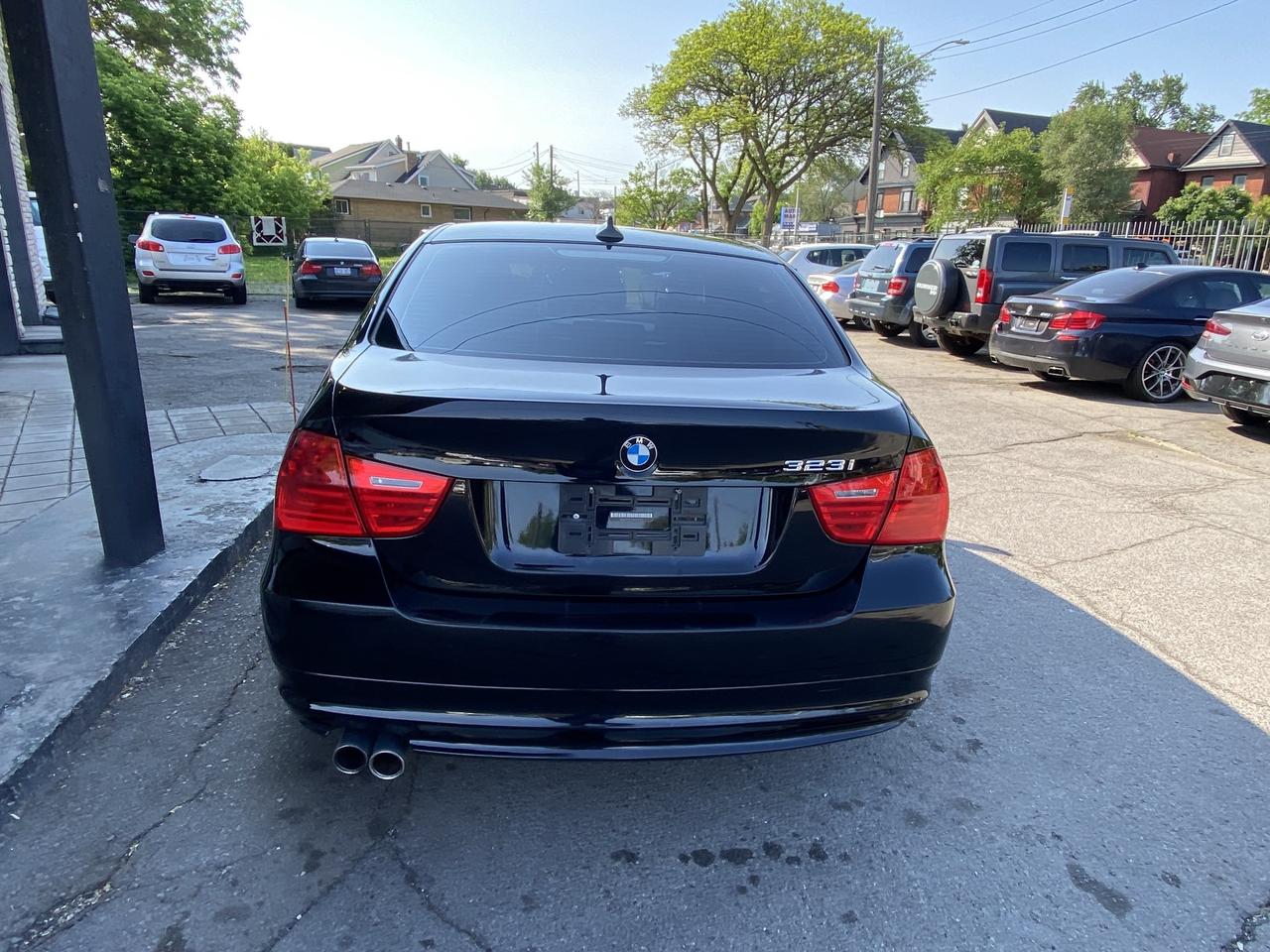 2011 BMW 3 Series 4dr Sdn 323i RWD Photo