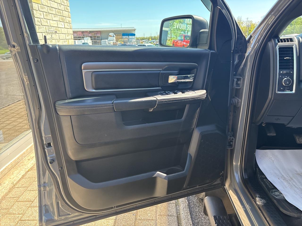 2022 RAM 1500 Classic WARLOCK Photo