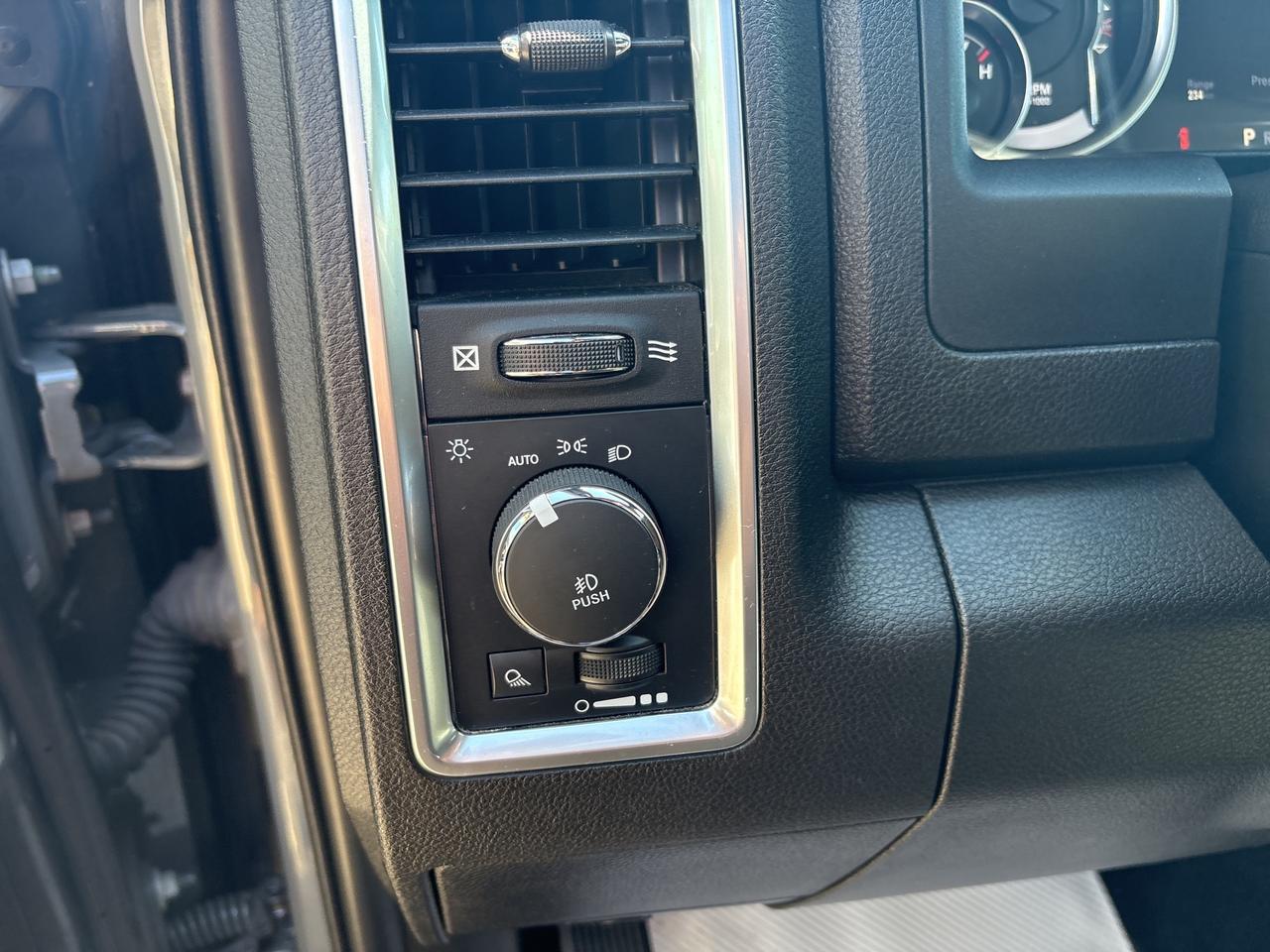 2022 RAM 1500 Classic WARLOCK Photo