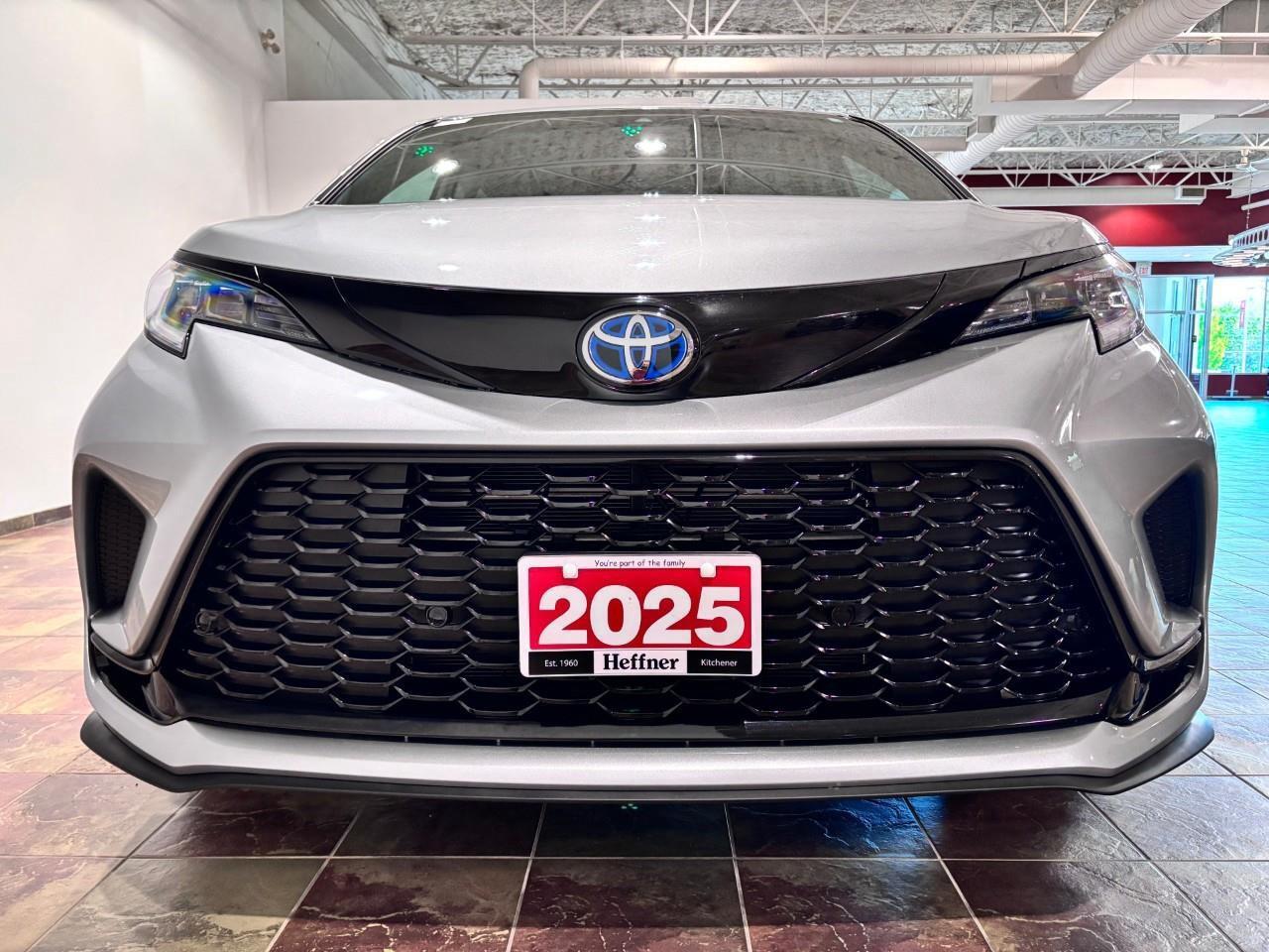2025 Toyota Sienna XSE 7-Passenger Photo