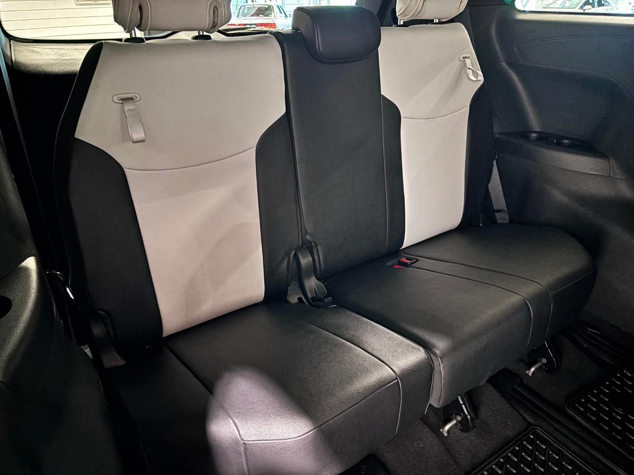 2025 Toyota Sienna XSE 7-Passenger Photo