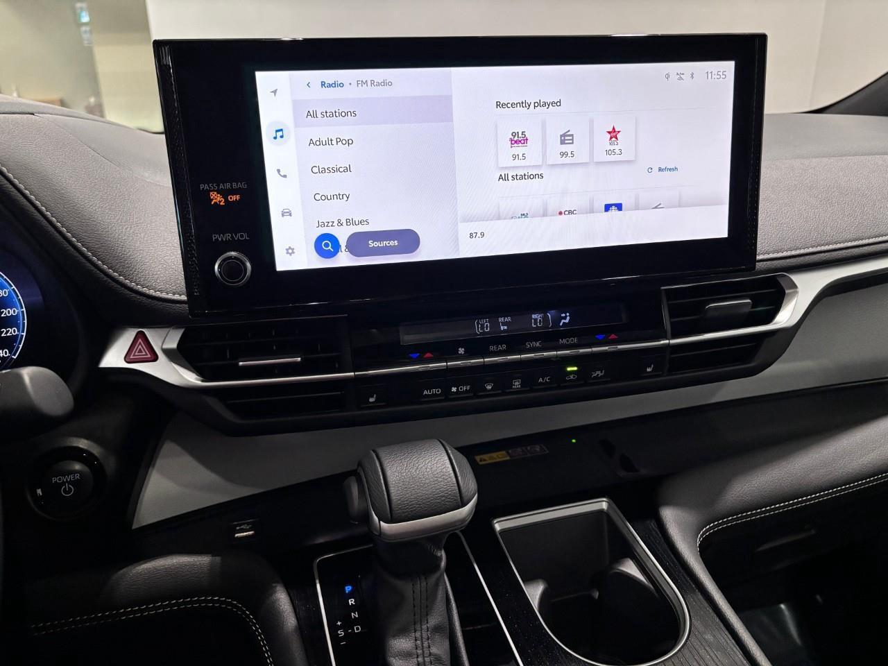 2025 Toyota Sienna XSE 7-Passenger Photo