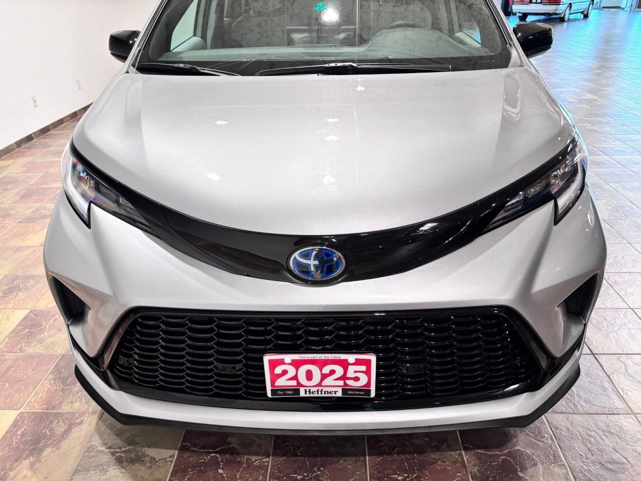 2025 Toyota Sienna XSE 7-Passenger Photo