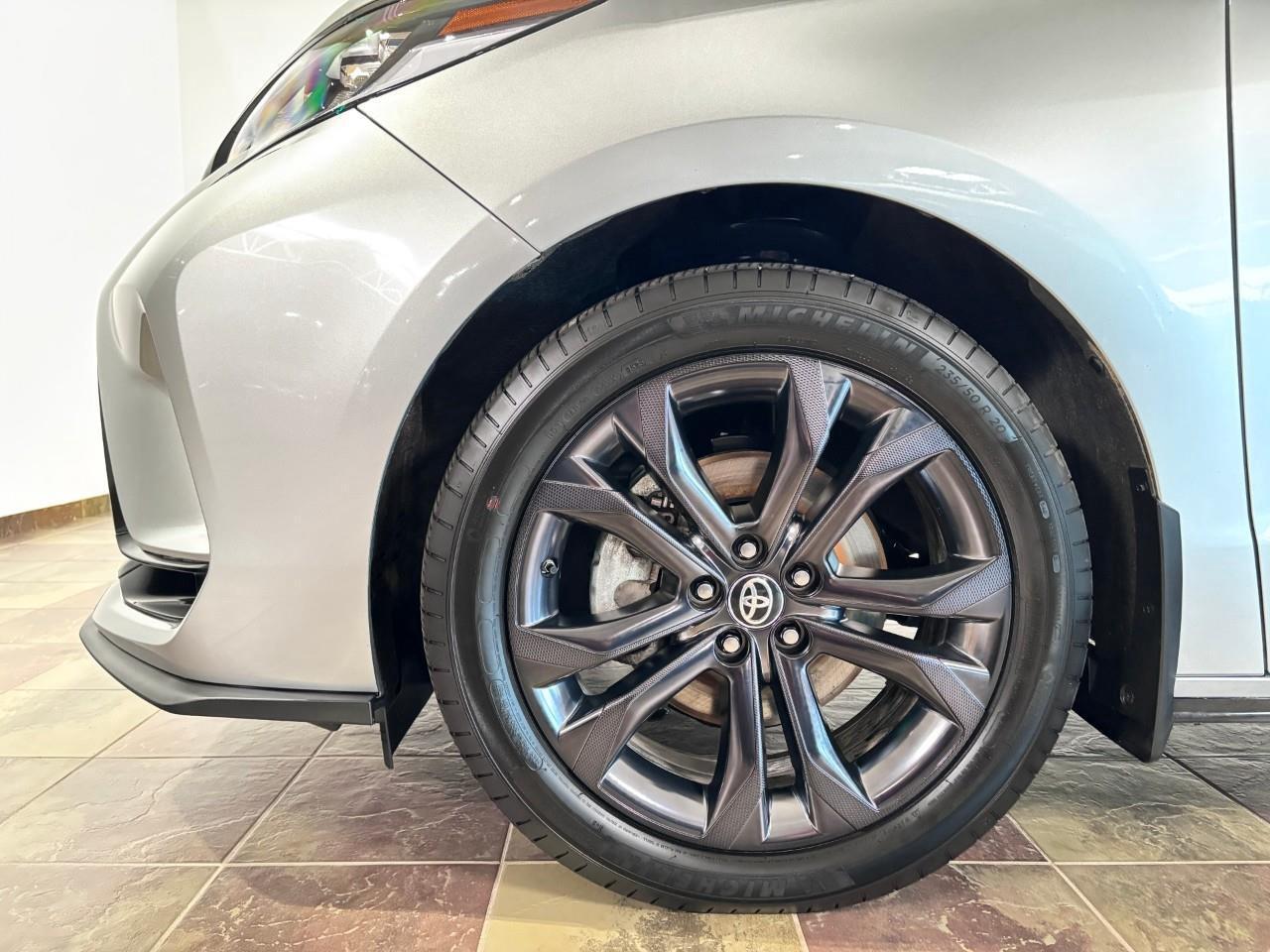 2025 Toyota Sienna XSE 7-Passenger Photo