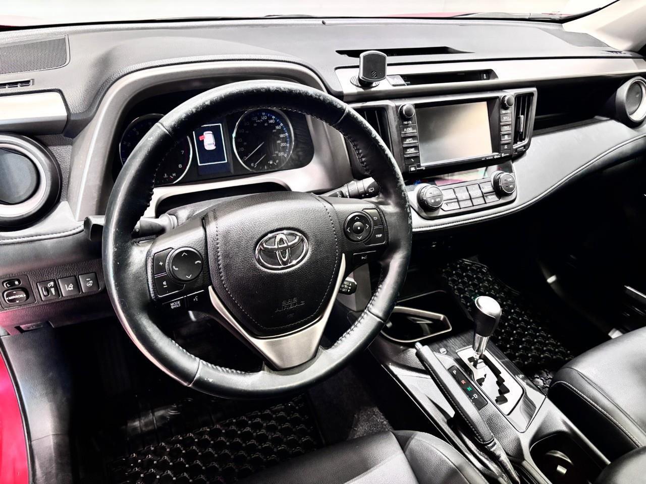 2016 Toyota RAV4 LIMITED  Photo