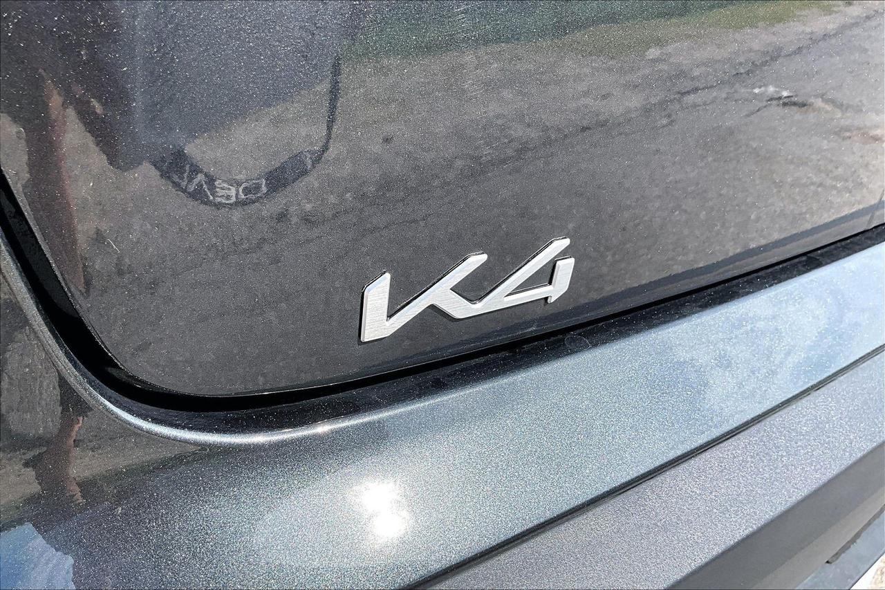 2026 Kia K4 LX   VERY LOW KM   ONE OWNER   CLEAN CARFAX Photo