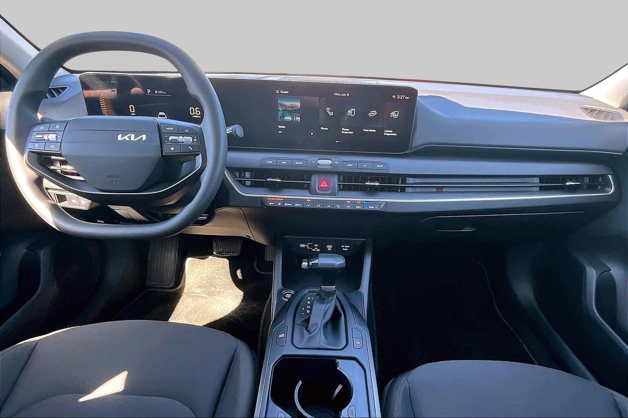 2026 Kia K4 LX   1 OWNER   NO ACCIDENT   LOW KM   LIKE NEW Photo