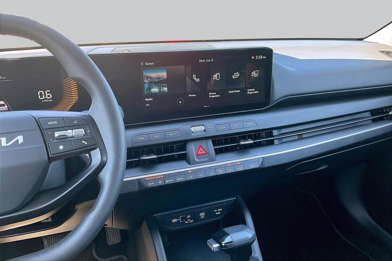 2026 Kia K4 LX   1 OWNER   NO ACCIDENT   LOW KM   LIKE NEW Photo