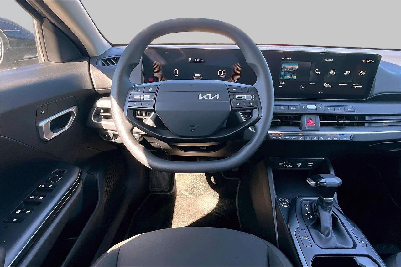 2026 Kia K4 LX   1 OWNER   NO ACCIDENT   LOW KM   LIKE NEW Photo