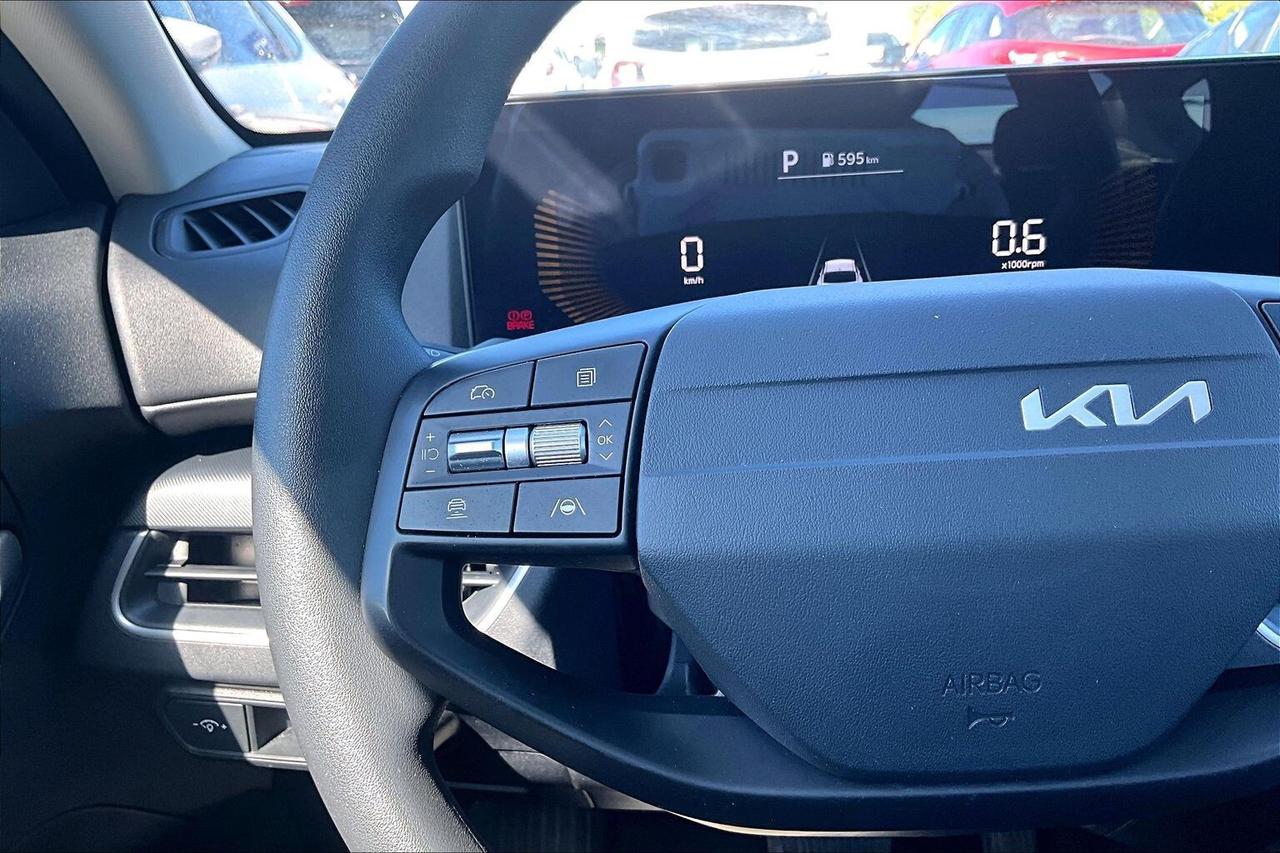 2026 Kia K4 LX   1 OWNER   NO ACCIDENT   LOW KM   LIKE NEW Photo