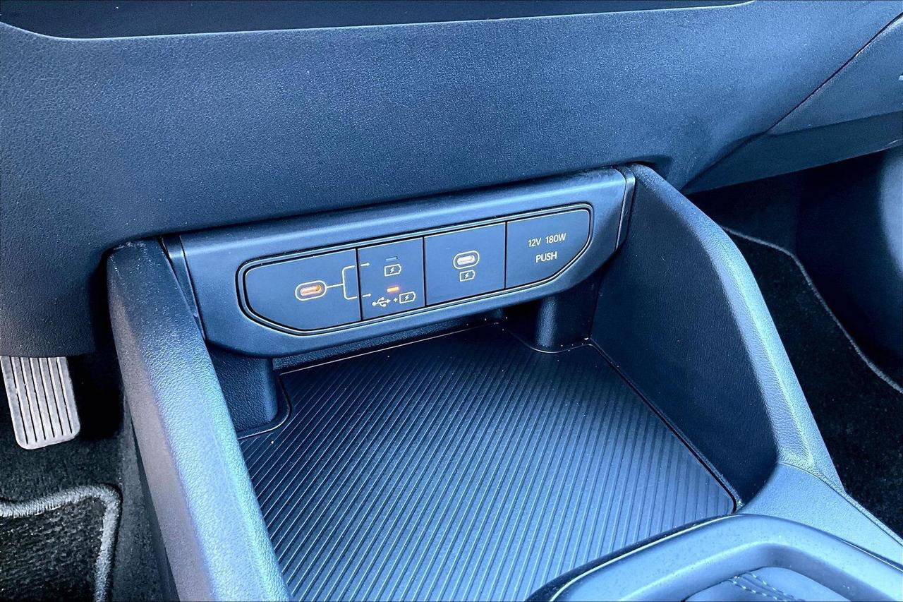 2026 Kia K4 LX   1 OWNER   NO ACCIDENT   LOW KM   LIKE NEW Photo