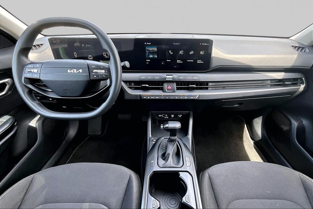 2026 Kia K4 LX   ACCIDENT FREE   LIKE NEW   LOW KM Photo
