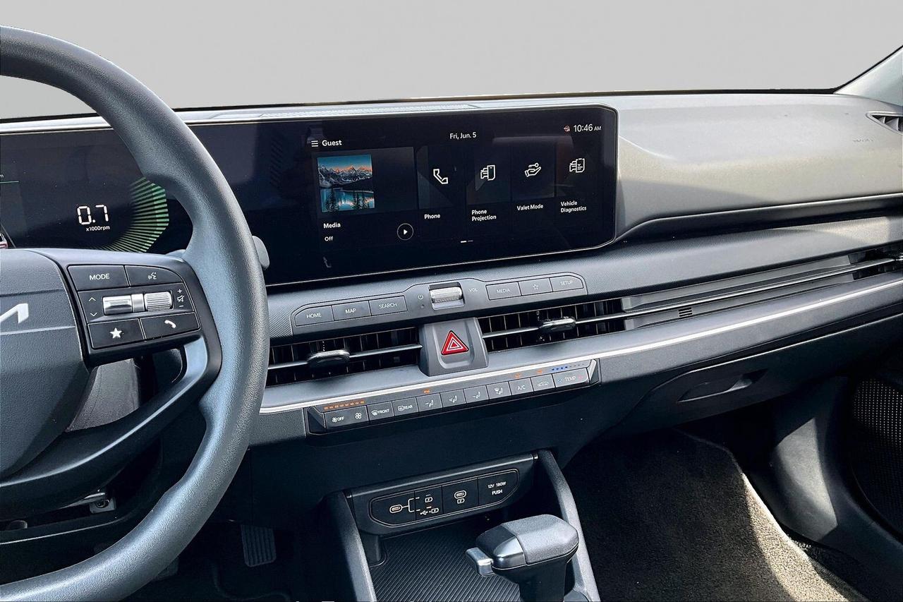 2026 Kia K4 LX   ACCIDENT FREE   LIKE NEW   LOW KM Photo