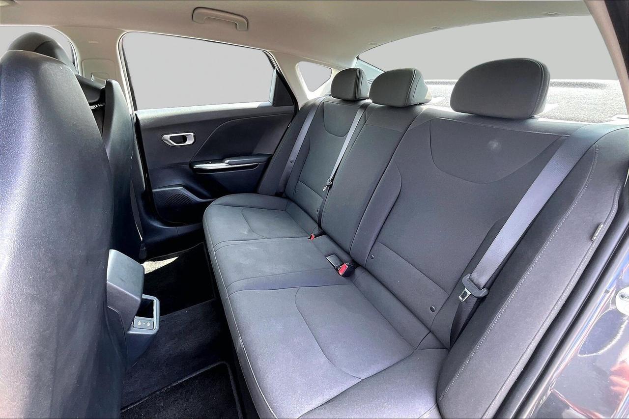 2026 Kia K4 LX   ACCIDENT FREE   LIKE NEW   LOW KM Photo