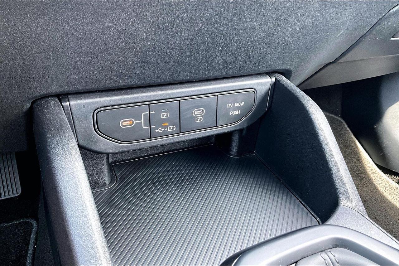 2026 Kia K4 LX   ACCIDENT FREE   LIKE NEW   LOW KM Photo