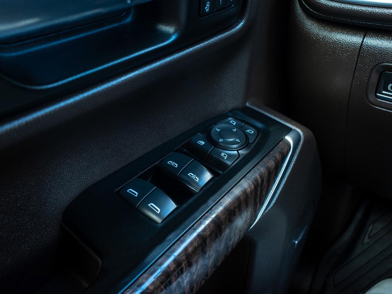 2019 GMC Sierra 1500 Denali - Blind Spot Monitor   Stability Control Photo