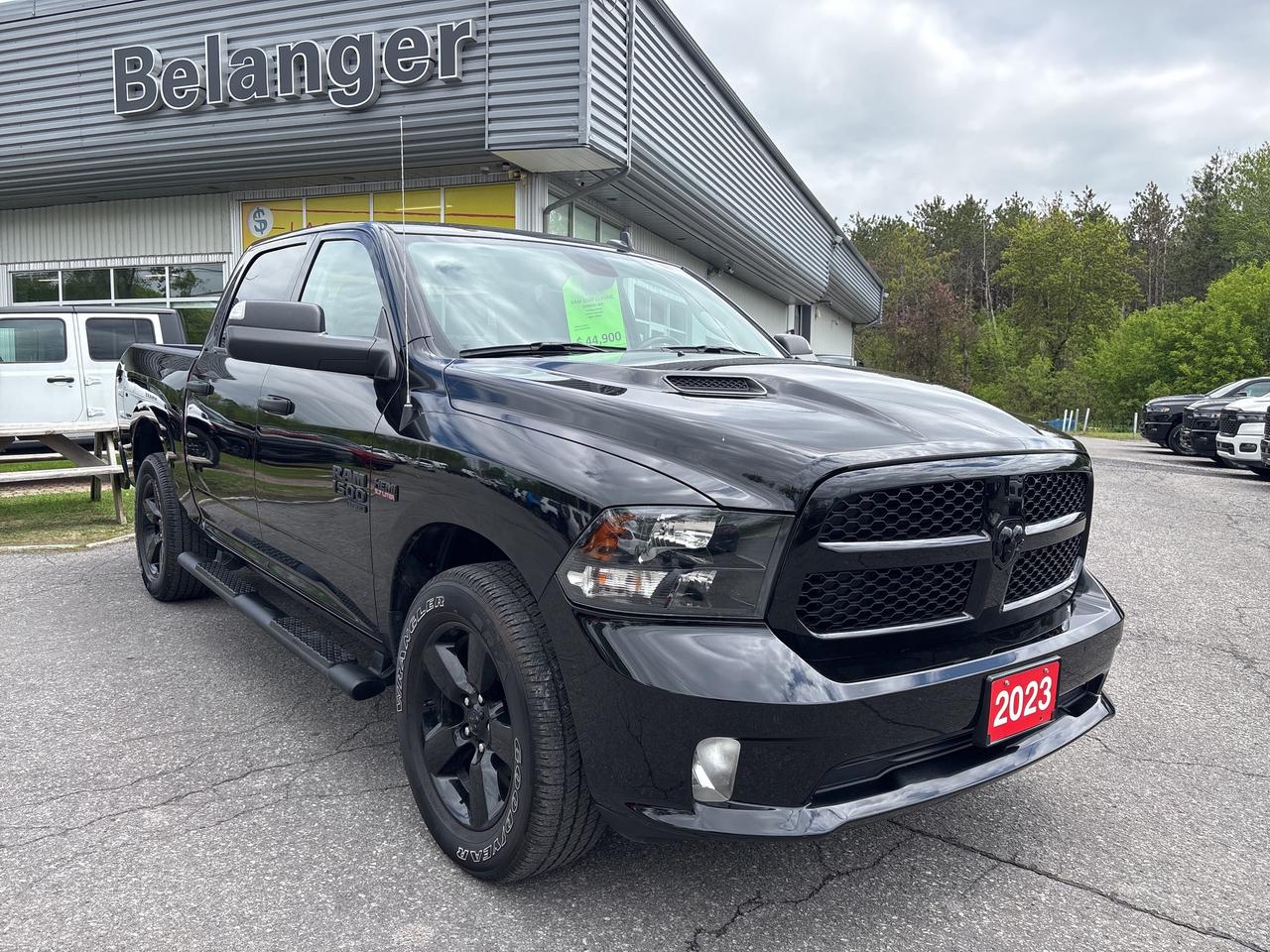 2023 RAM 1500 Classic EXPRESS Photo0