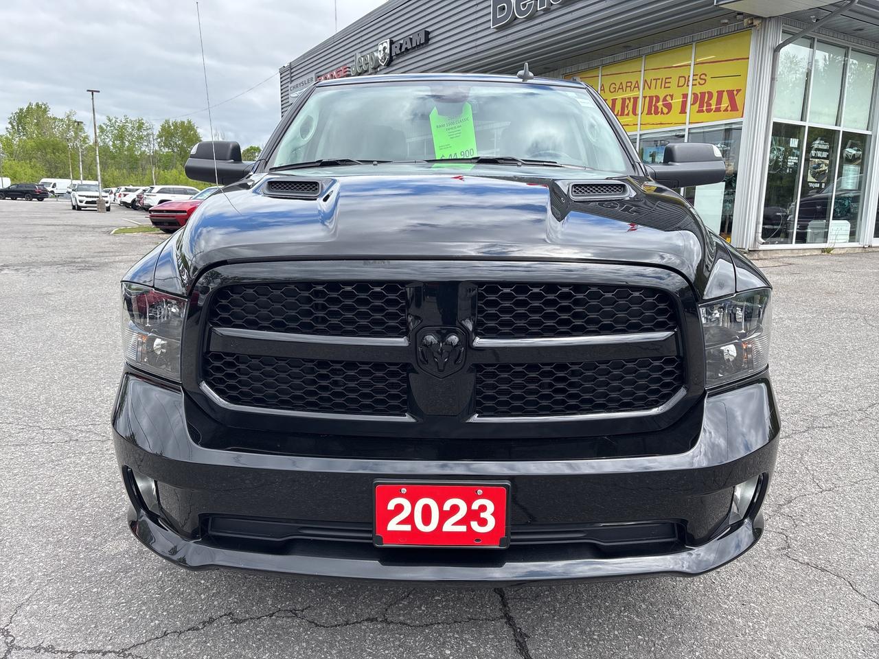 2023 RAM 1500 Classic EXPRESS Photo