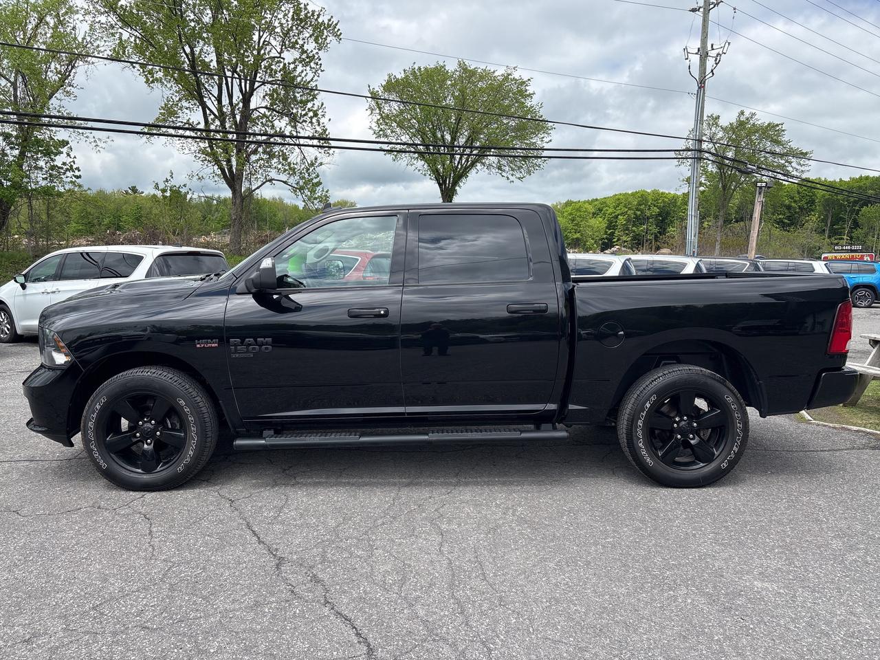 2023 RAM 1500 Classic EXPRESS Photo